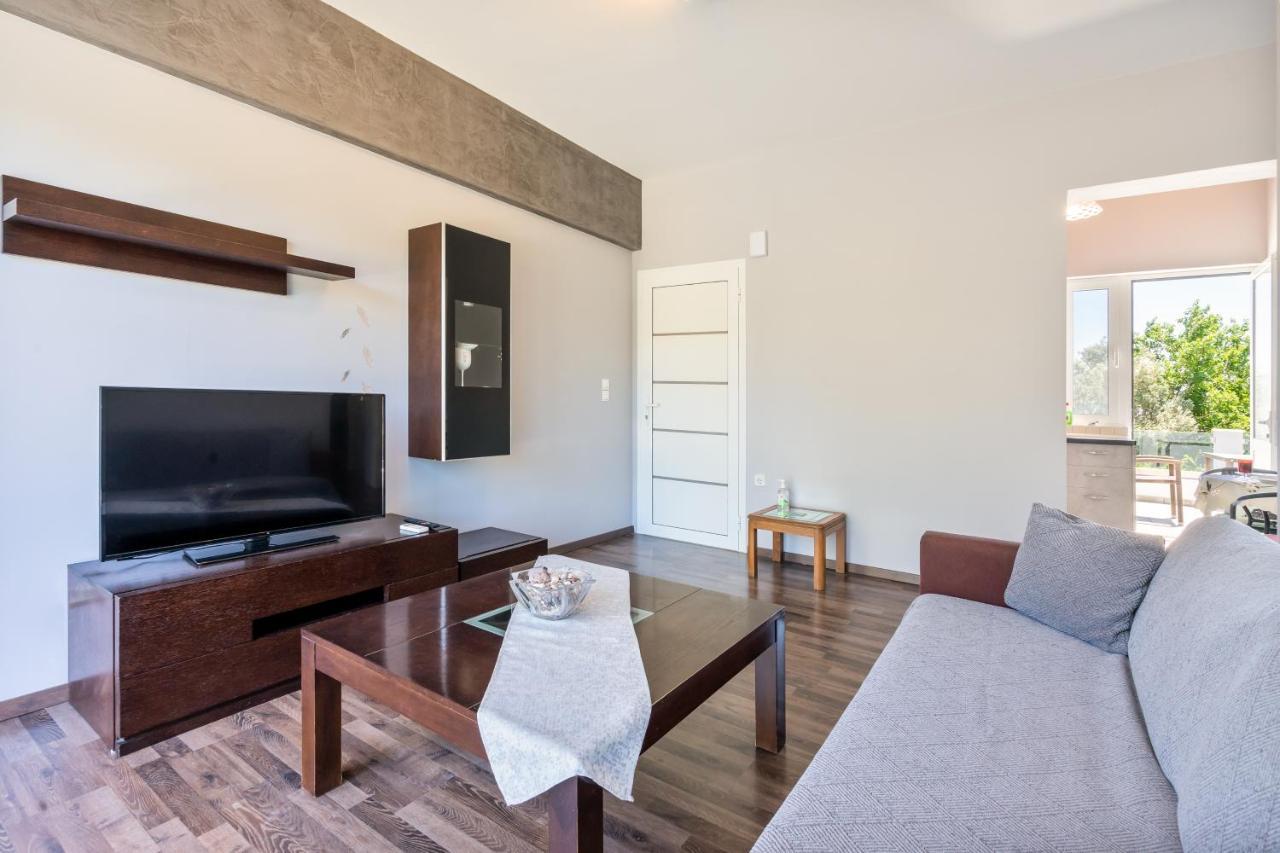 Aristos Garden Apartments Kalithies Bagian luar foto